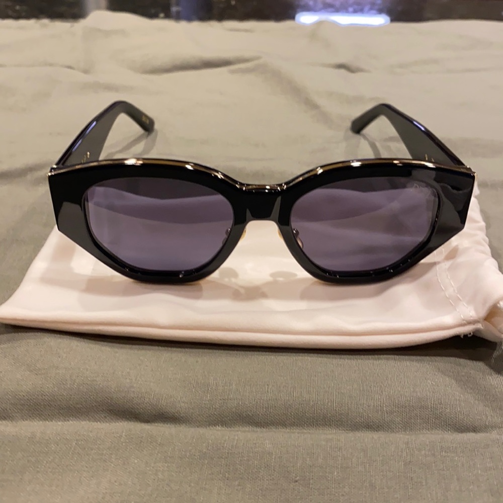 Dezi charge it - black/dark smoke